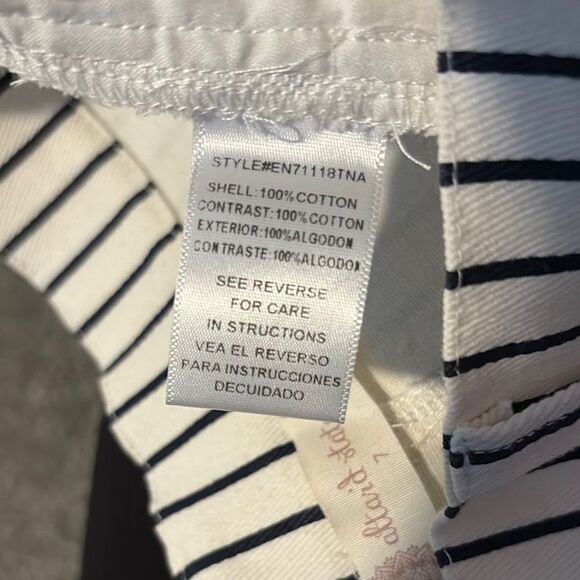 NWT Alter’d State Black and White Striped Shorts. Size 7 - Picture 7 of 8